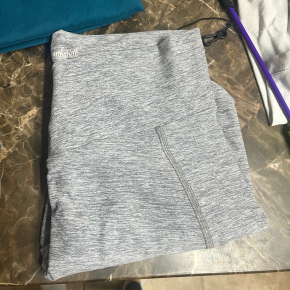 Buttery soft bombshell crossover leggings! Don't remember what kind they are. - Picture 5 of 6